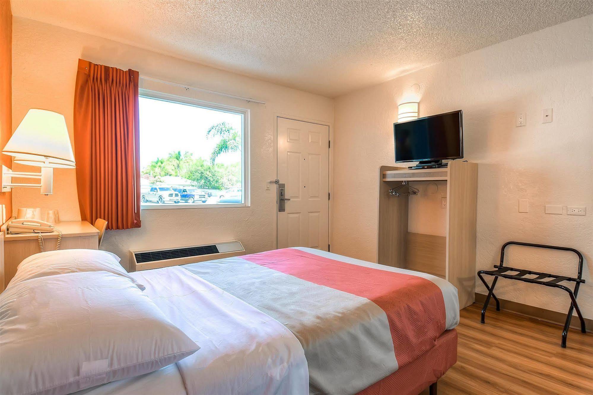 Motel 6-Norwalk, Ca - Los Angeles 외부 사진